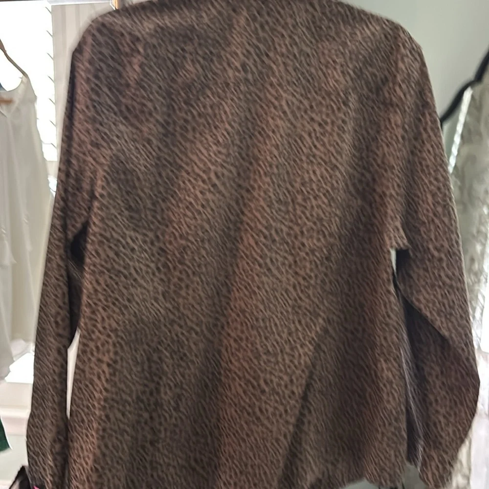 Chicos size 16 no iron animal print long sleeve button down new condition - Picture 4 of 9